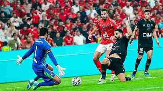 الأهلي يفرض عقوبات على لاعبيه إثر التعادل مع الزمالك